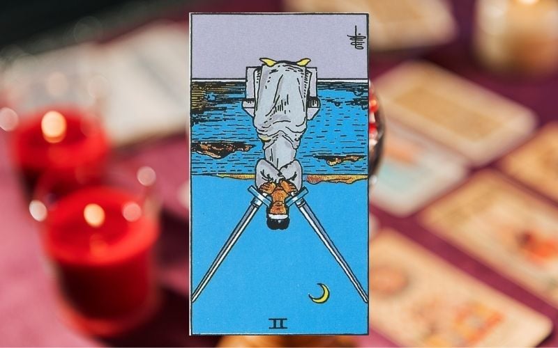 Ý nghĩa Two Of Swords khi xuất hiện ngược là gì?