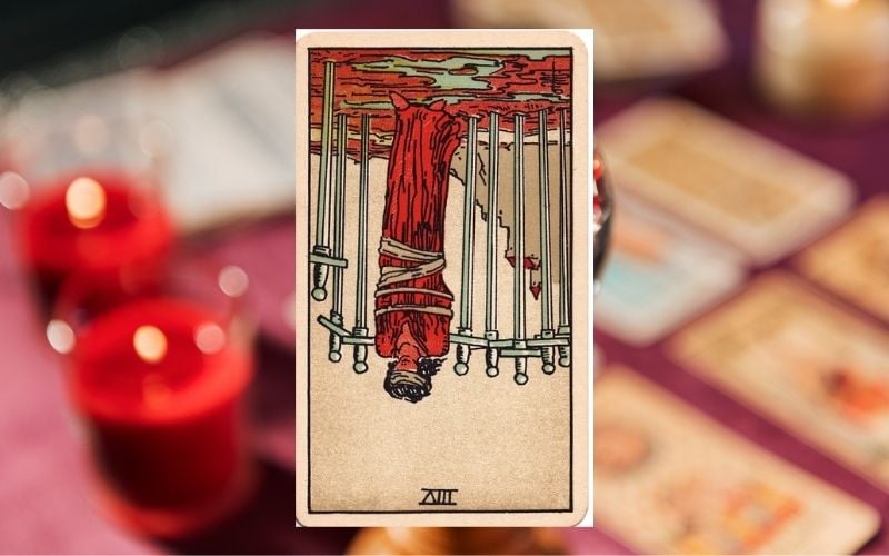 Ý nghĩa lá 8 Of Swords ngược
