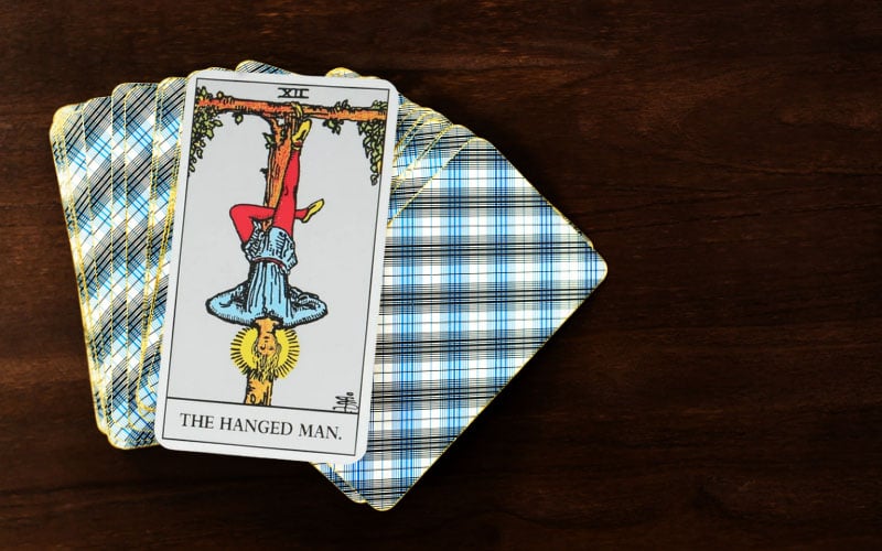 Nguồn gốc triết học của The Hanged Man