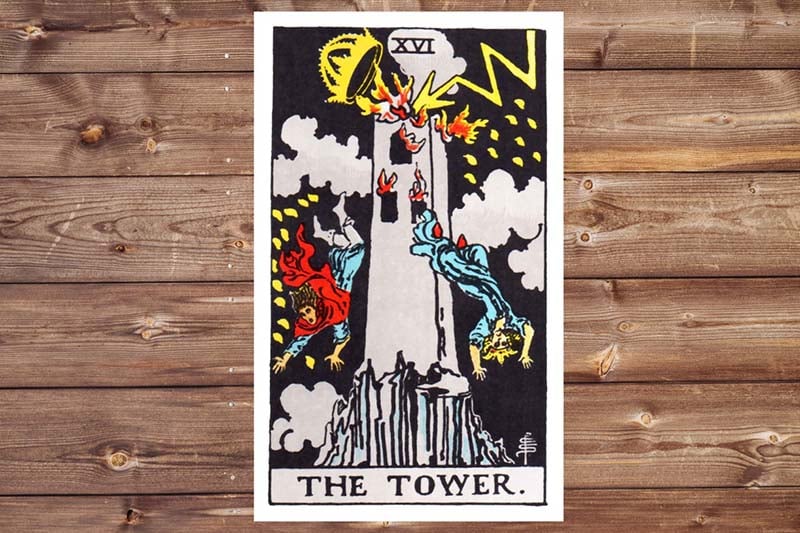 Ý nghĩa lá The Tower ở tư thế thuận
