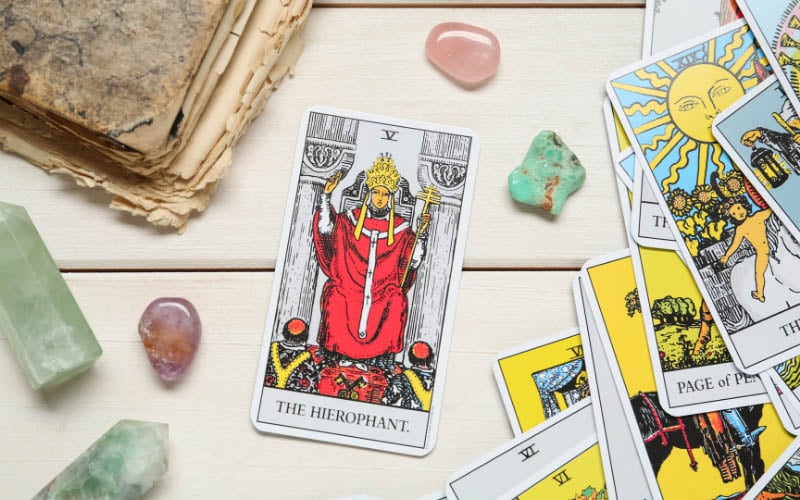 The Hierophant xuôi