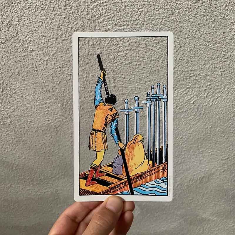 Ý nghĩa lá bài 6 Of Swords xuôi