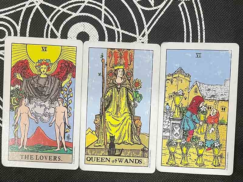 Các tổ hợp bài Tarot quan trọng với Queen Of Wands