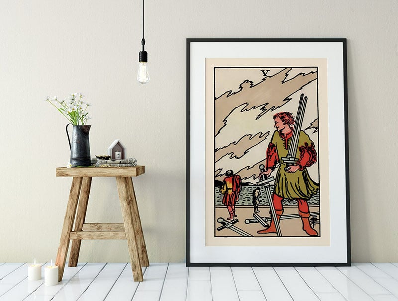 Five of Swords khi kết hợp với những lá bài khác