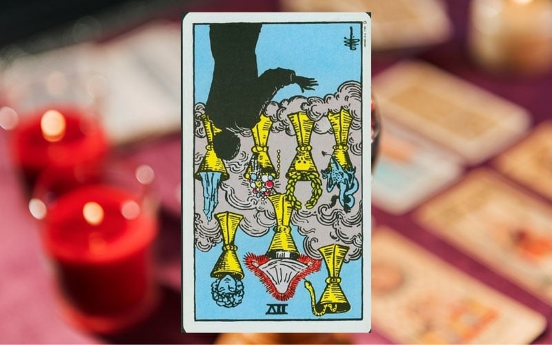 Ý nghĩa 7 Of Cups ngược
