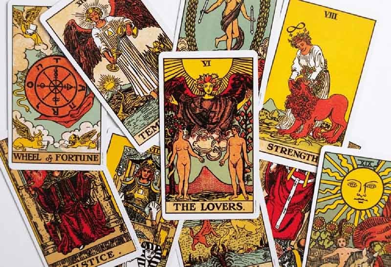 The Lovers Tarot liên kết với lá bài khác