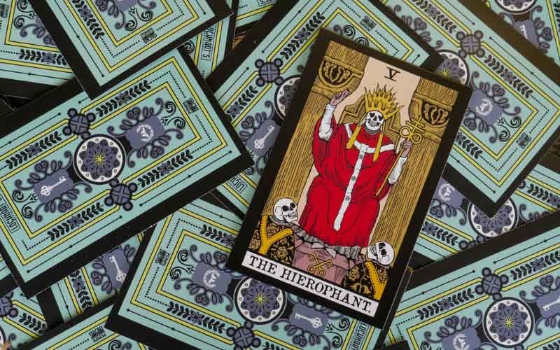 The Hierophant trong các khía cạnh cuộc sống