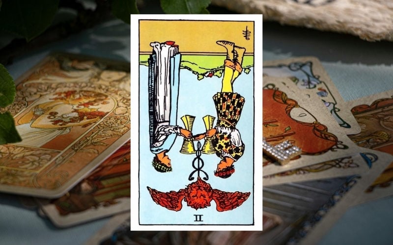 Ý nghĩa lá bài 2 Of Cups khi ở vị trí ngược