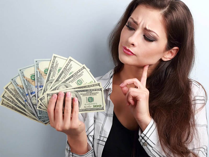 l&acirc;m quan đi với điếu kh&aacute;ch thể hiện sự khoe khoang