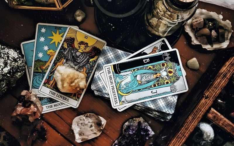 Cách tra giải đúng ý nghĩa của những lá bài Tarot