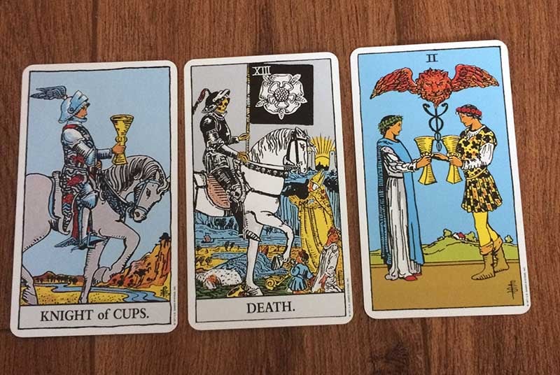 Knight Of Cups dưới góc độ "Có" hoặc "Không"